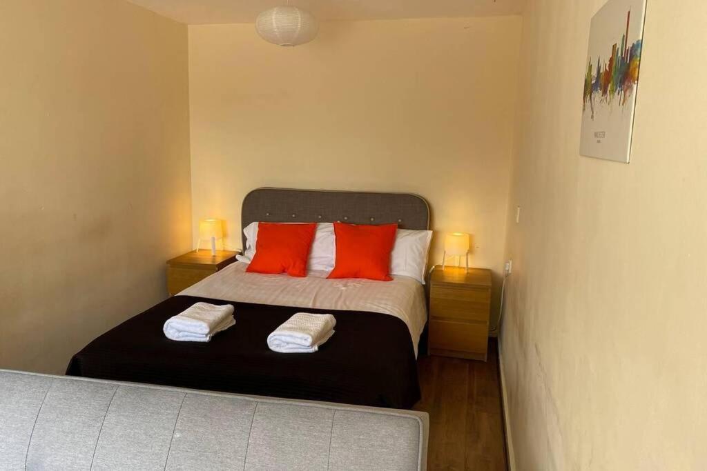 Conveniently Situated 1Bed Apt In Stretford Lejlighed Manchester Eksteriør billede